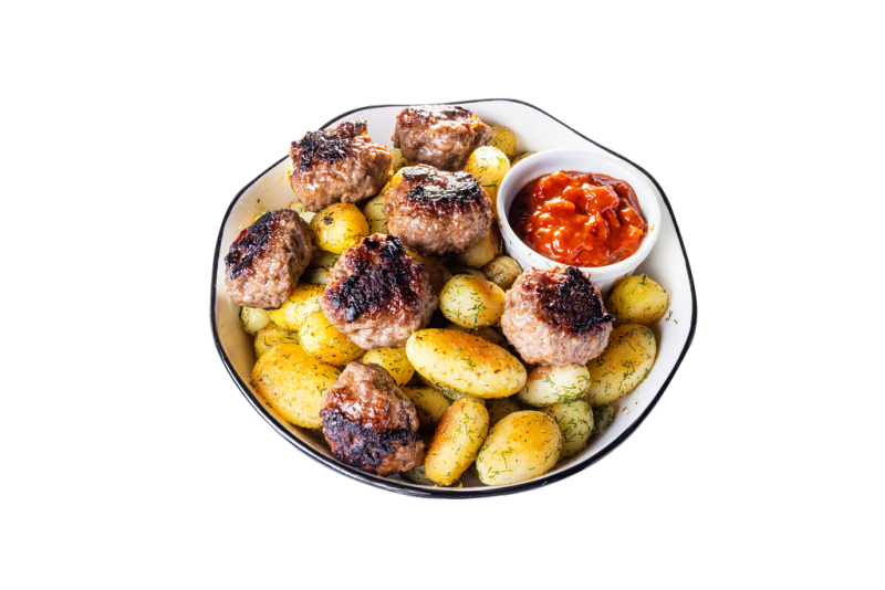 Телешки кюфтенца с картофи соте